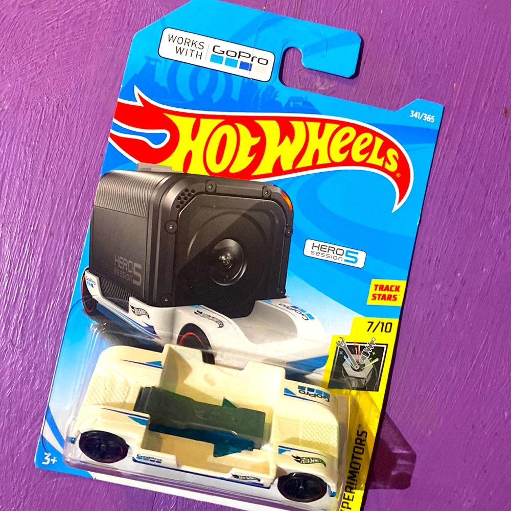 Hot Wheels GoPro-Hero-Session-5-Mountable Car For Track Filming - Picture 1 of 3